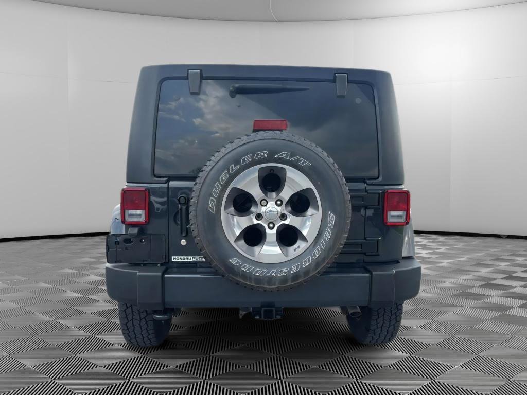 Used 2017 Jeep Wrangler Unlimited Sahara w/ Max Tow Package AWD/4WD image 8