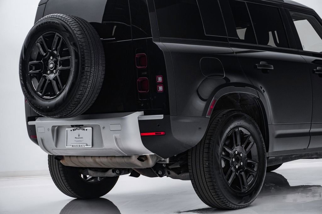 Used 2025 Land Rover Defender 110 S image 12