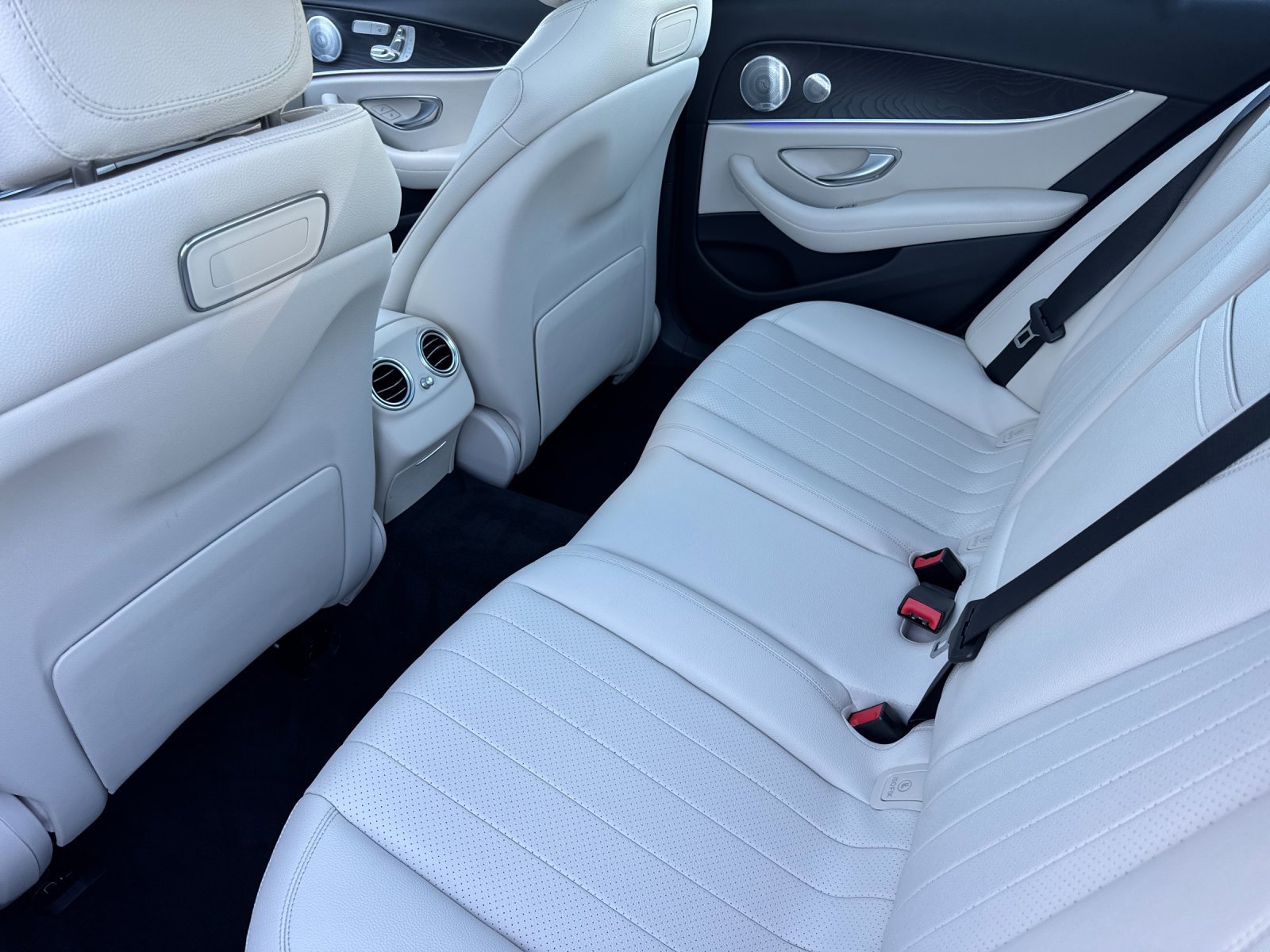 Used 2019 Mercedes-Benz E 300 image 12