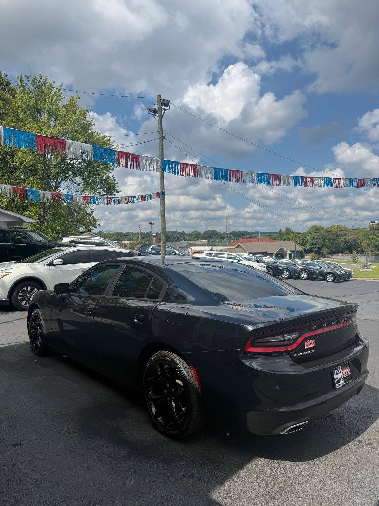 Used 2020 Dodge Charger SXT RWD image 6