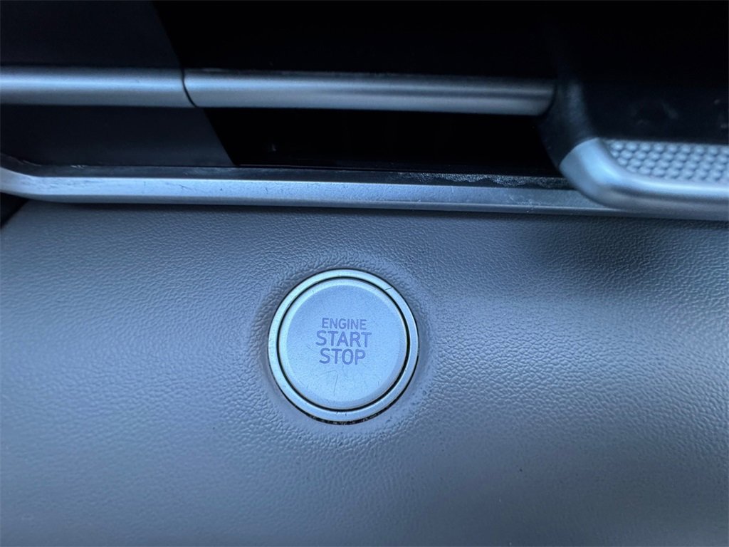 Used 2022 Hyundai Elantra SEL image 24