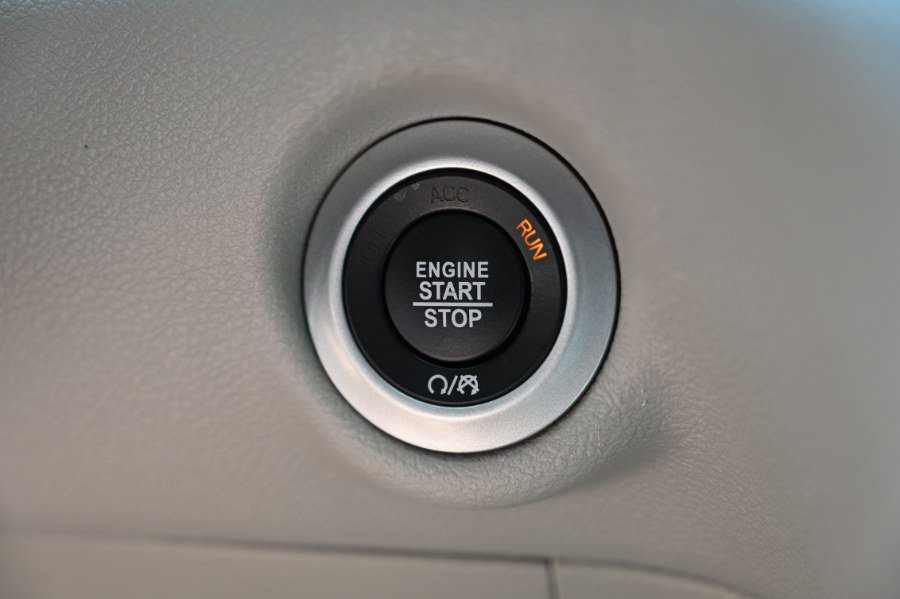 Used 2024 Chrysler Pacifica Touring-L FWD image 32