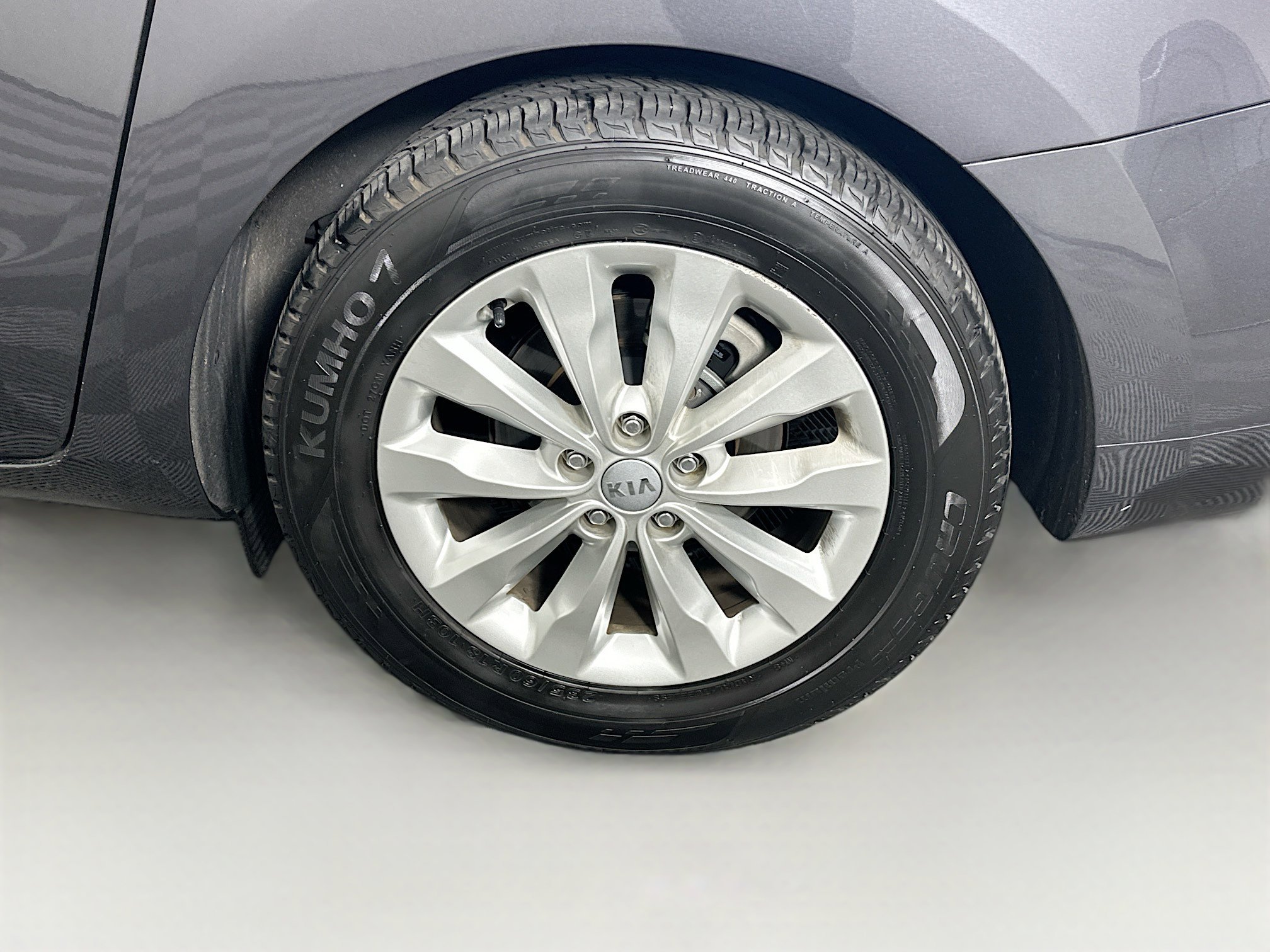 Used 2016 Kia Sedona EX FWD image 11