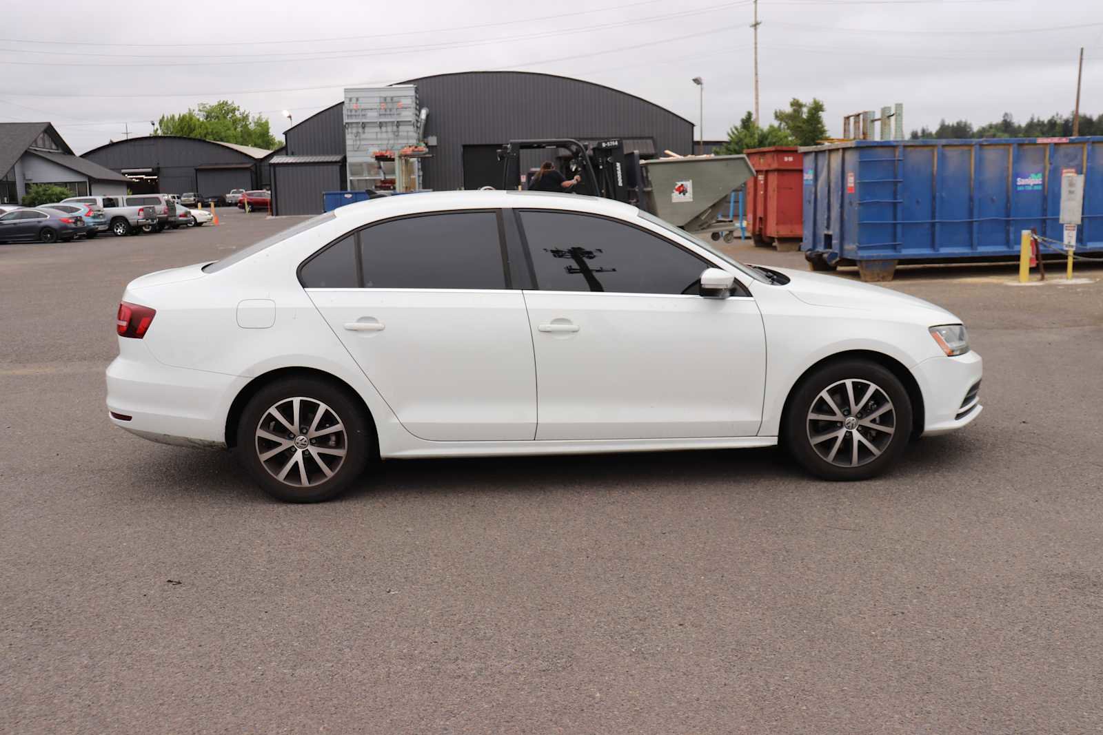 Used 2018 Volkswagen Jetta SE FWD image 4