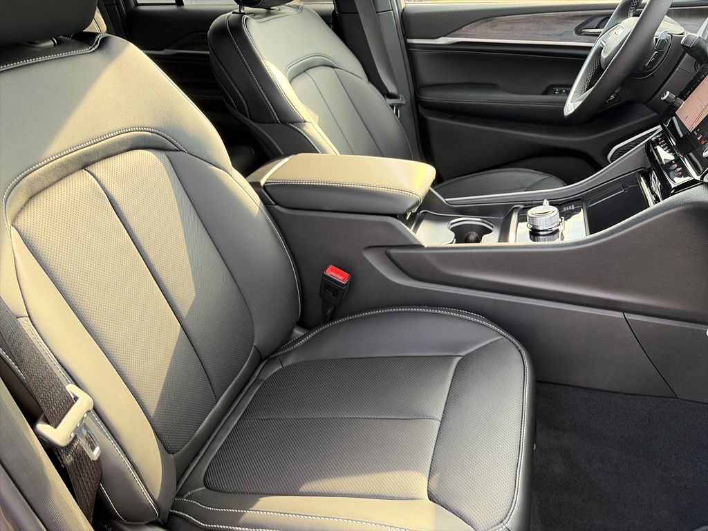 New 2026 Jeep Grand Cherokee Limited AWD/4WD image 34
