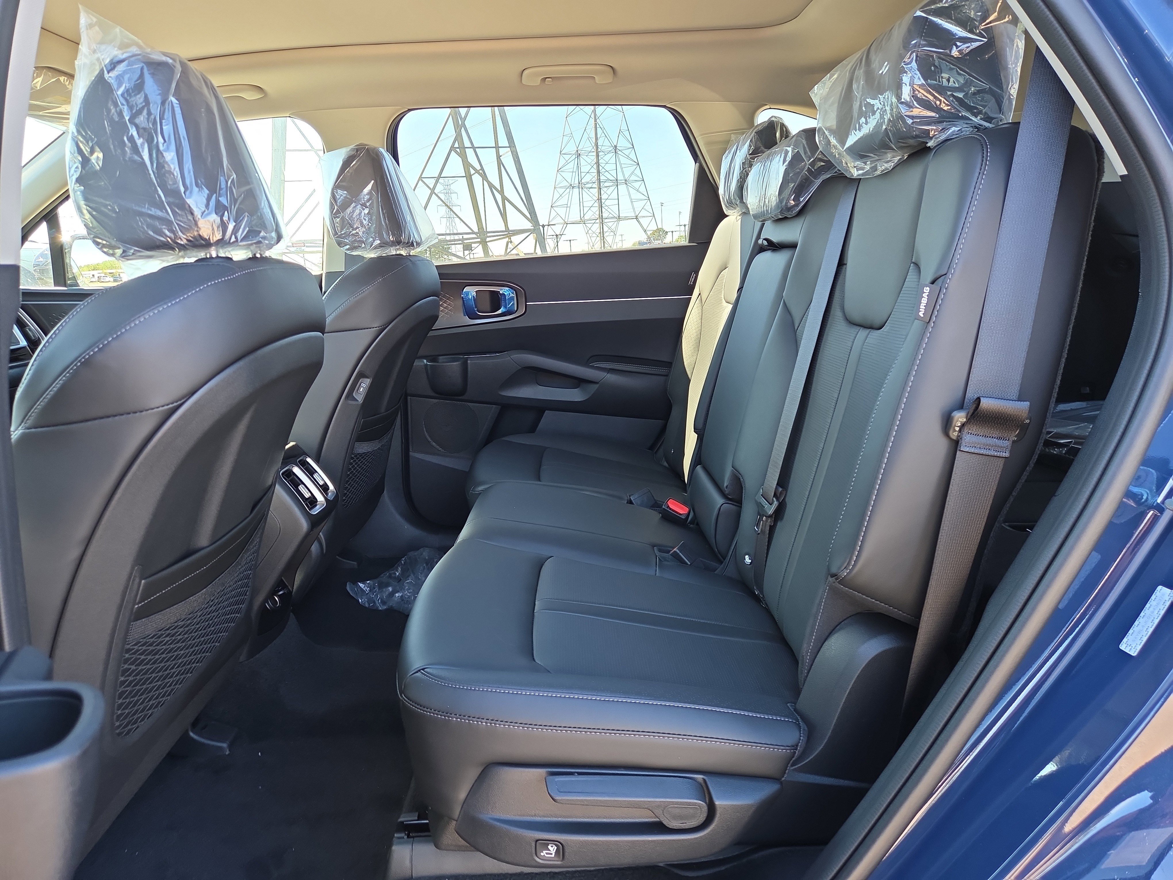 New 2026 Kia Sorento S w/ S Panoramic Sunroof Package FWD image 6