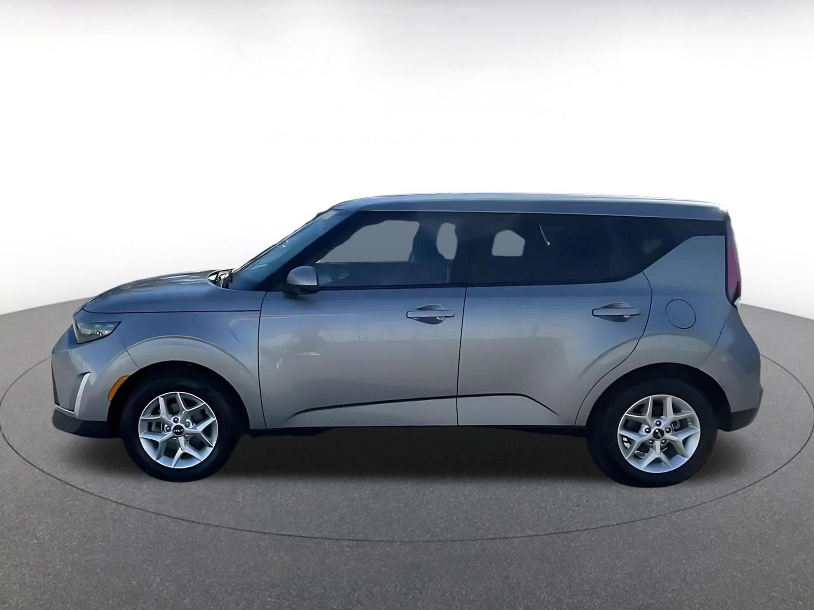 Used 2025 Kia Soul LX w/ LX Technology Package image 9