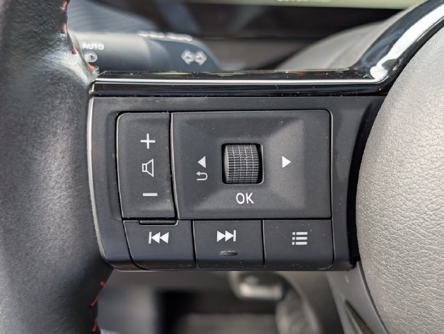 Used 2025 Nissan Kicks SR w/ SR Premium Package AWD/4WD image 22