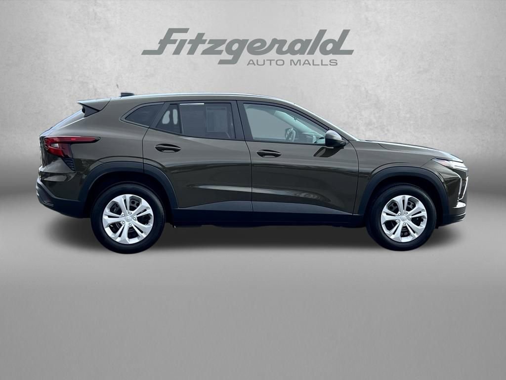 Certified 2024 Chevrolet Trax LS image 3