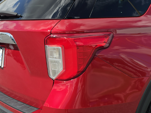 Used 2024 Ford Explorer XLT RWD image 14