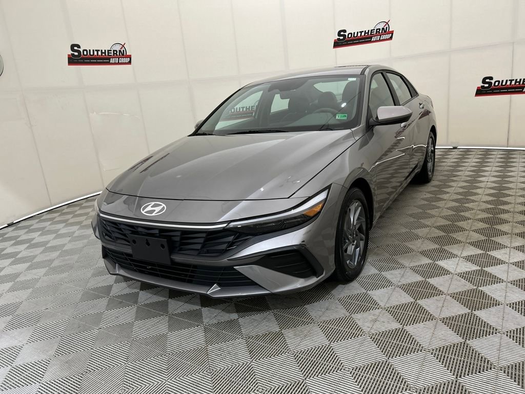 Used 2024 Hyundai Elantra SEL image 14