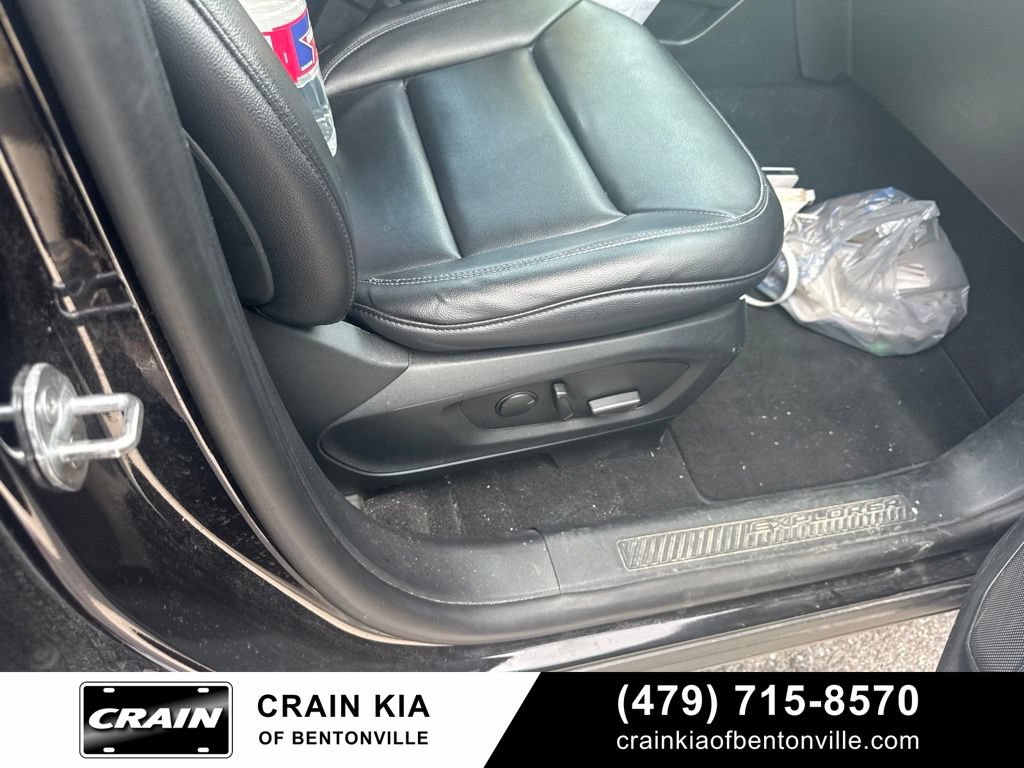 Used 2020 Ford Explorer XLT w/ Equipment Group 202A AWD/4WD image 28