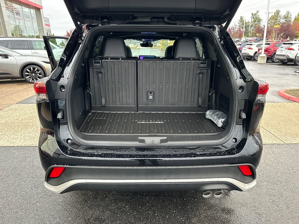 New 2025 Toyota Highlander XSE image 28