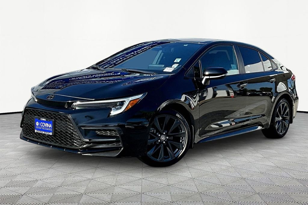 Used 2024 Toyota Corolla SE FWD image 3