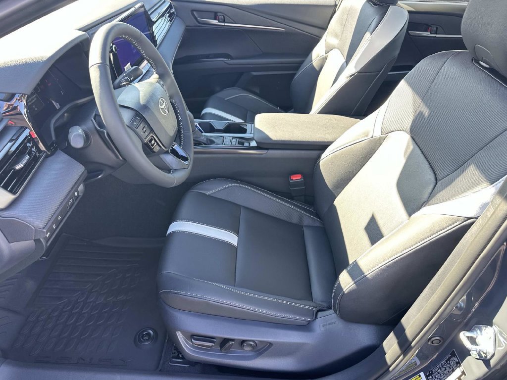 New 2026 Toyota Camry SE AWD/4WD image 18