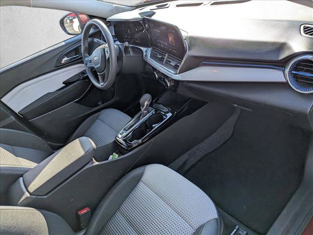 Used 2025 Chevrolet Trax LT image 25