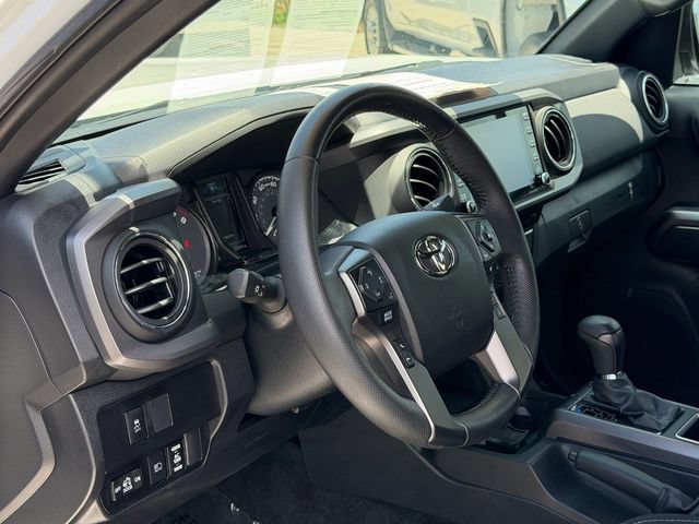 Certified 2022 Toyota Tacoma TRD Off-Road w/ Technology Package AWD/4WD image 12