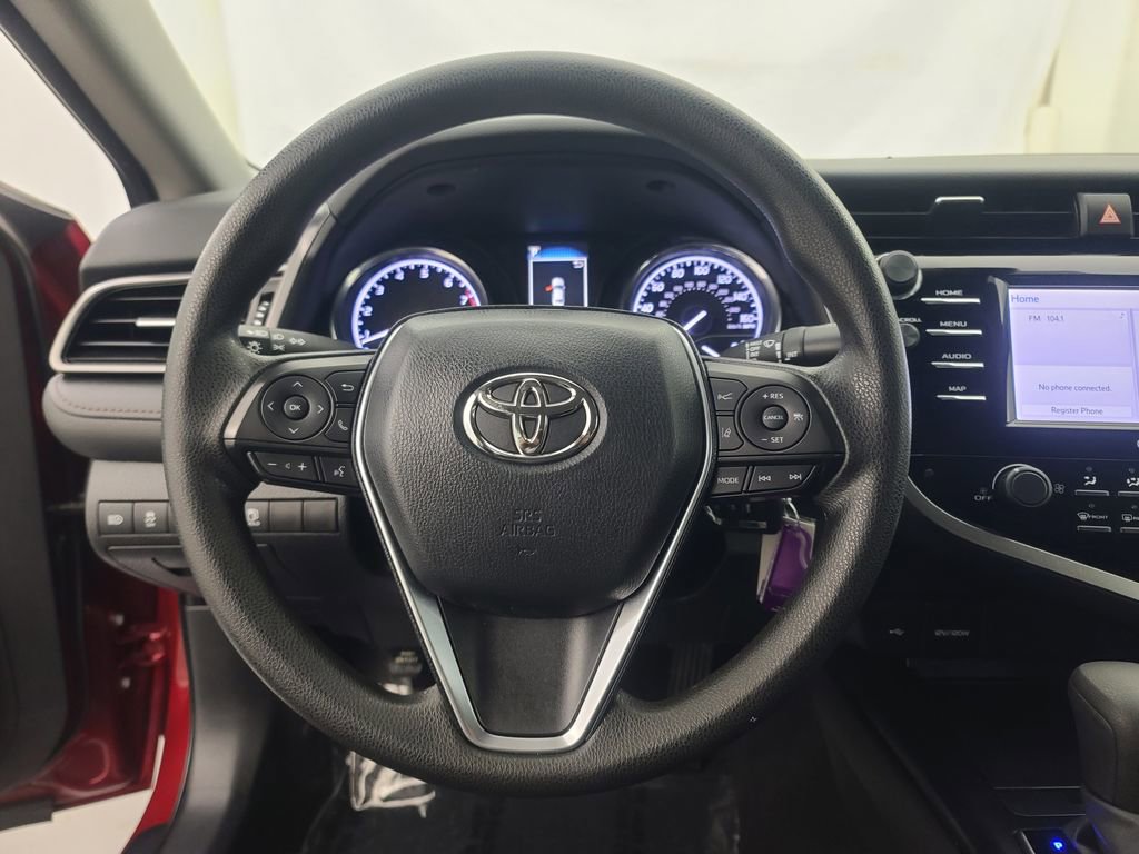 Used 2020 Toyota Camry LE image 30