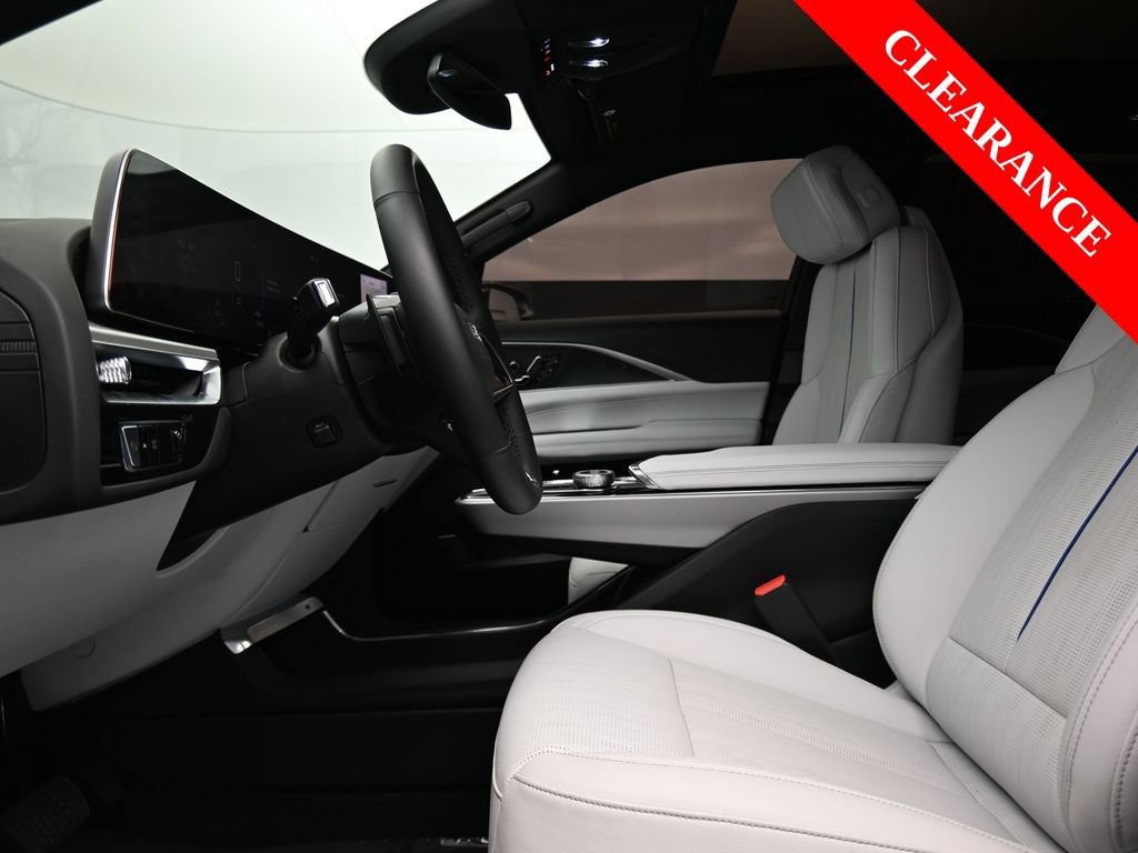 Used 2025 Cadillac Lyriq Sport image 13