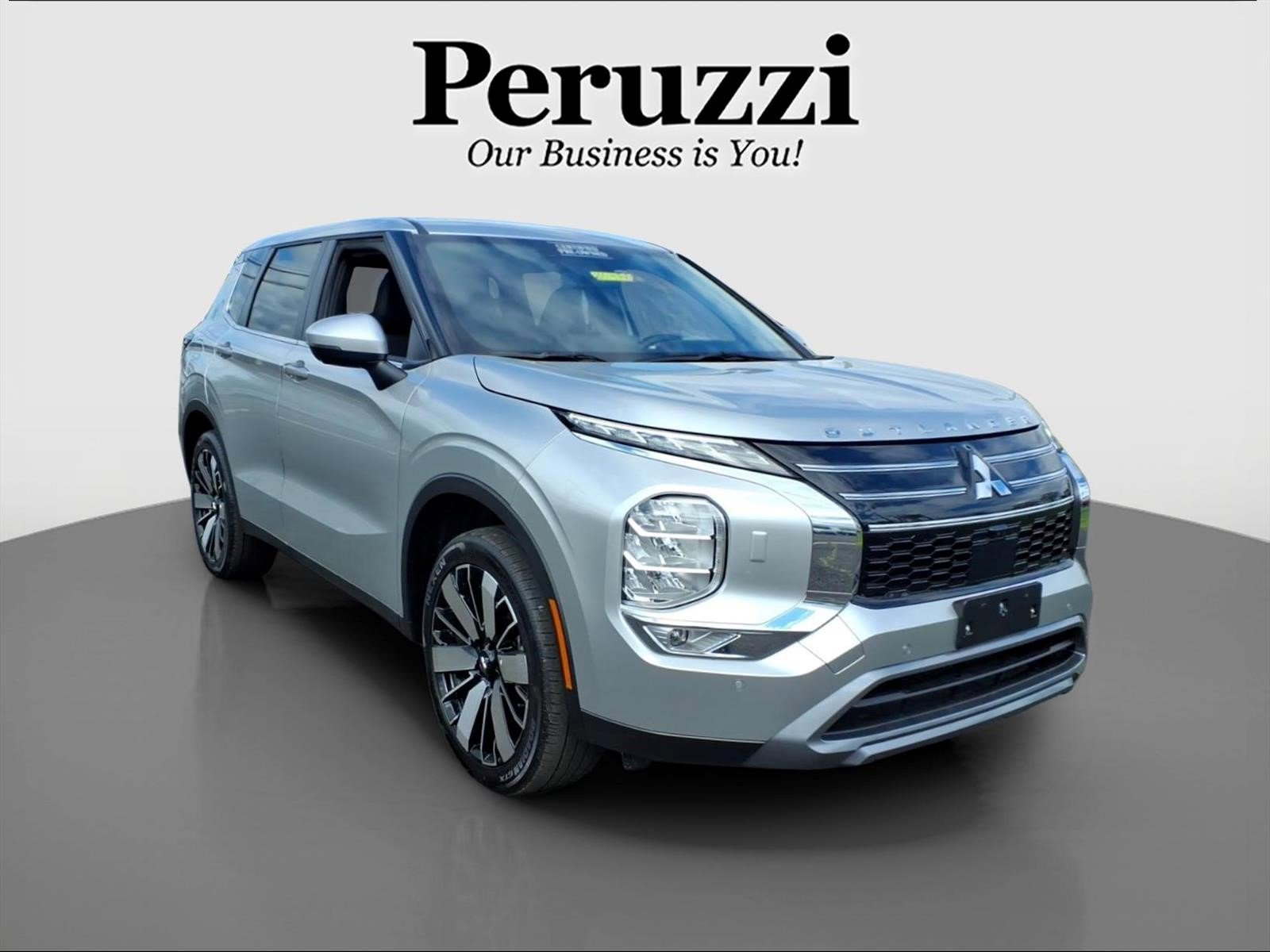Used 2025 Mitsubishi Outlander SE
