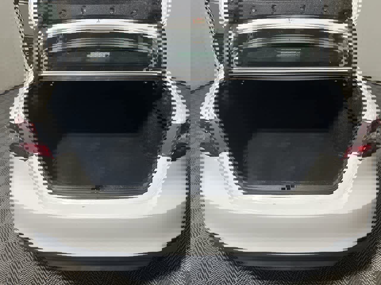 Used 2023 Toyota Camry LE image 28