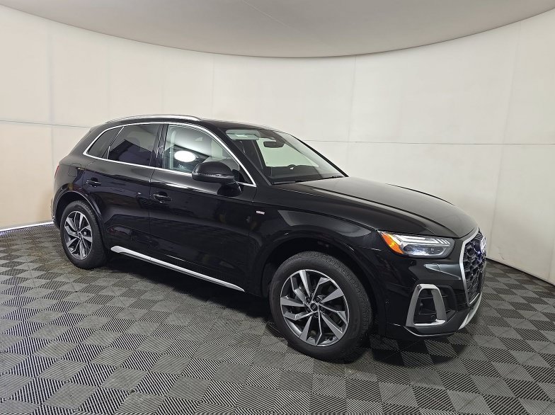 Used 2023 Audi Q5 2.0T Prestige w/ Prestige Package AWD/4WD image 3