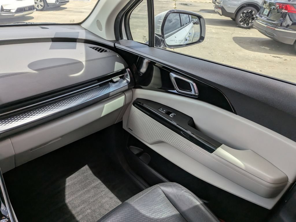 Certified 2024 Kia Carnival SX Prestige FWD image 18