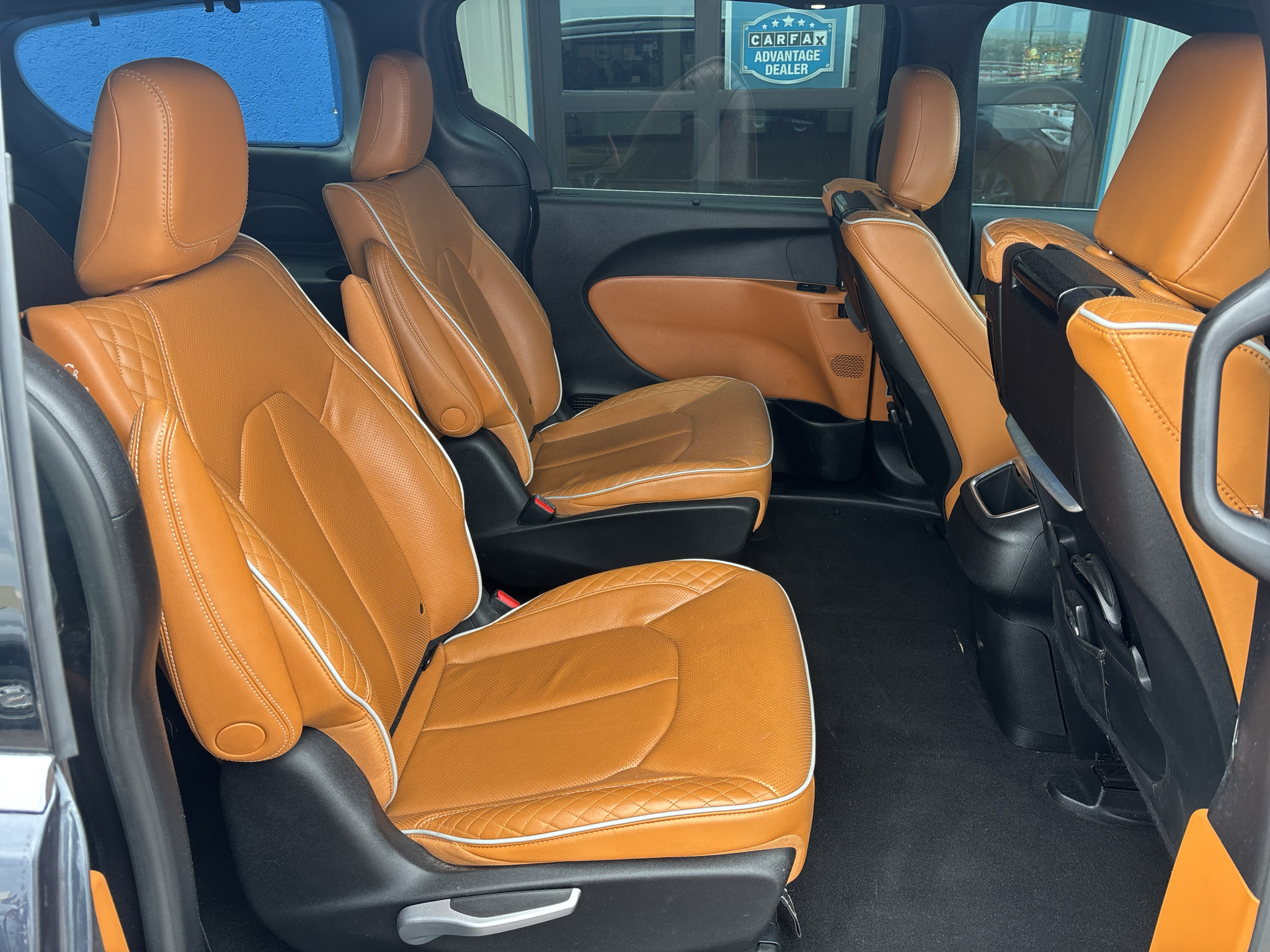 Used 2021 Chrysler Pacifica Pinnacle FWD image 12
