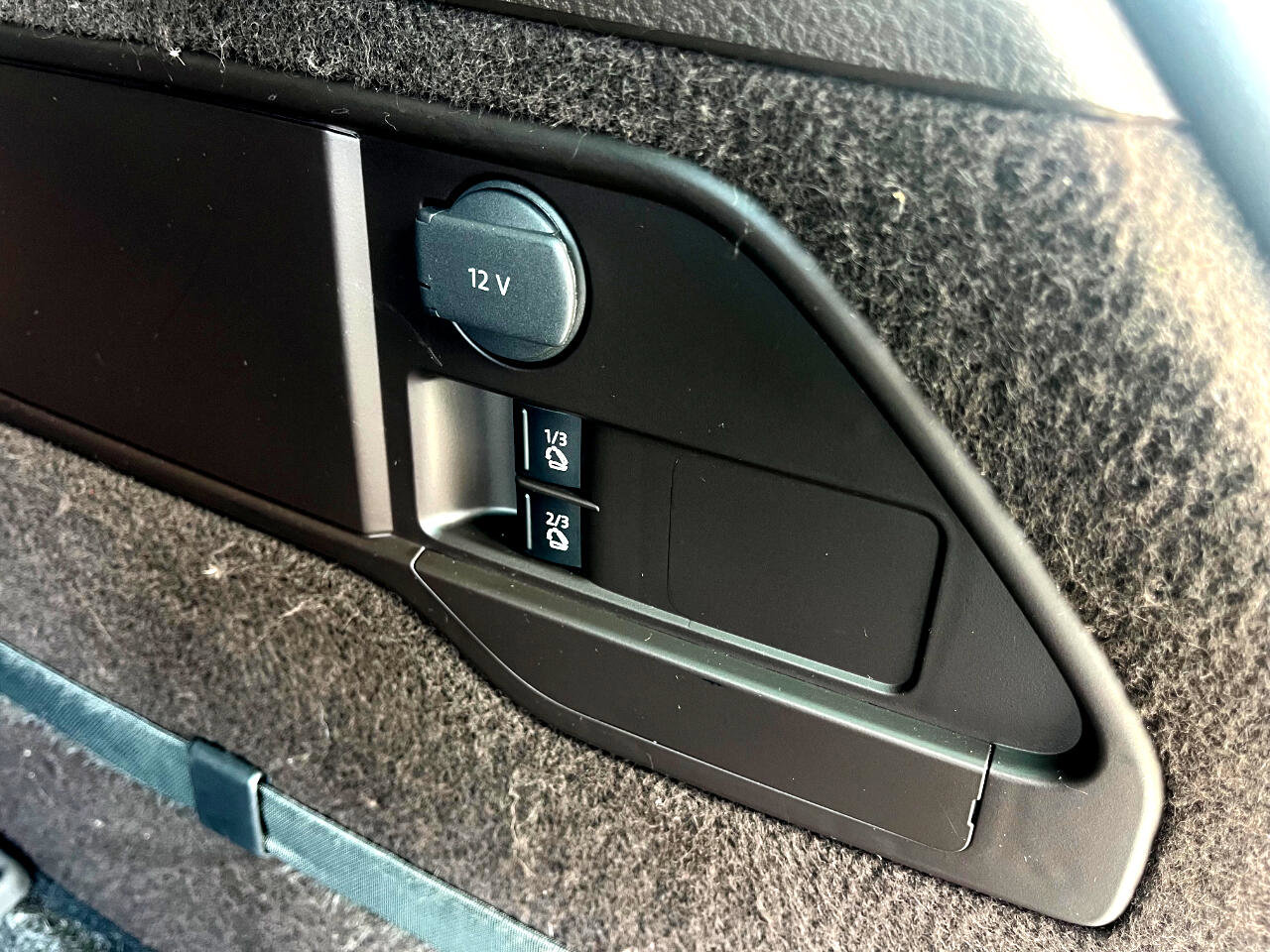 Used 2012 Volkswagen Touareg Hybrid image 16