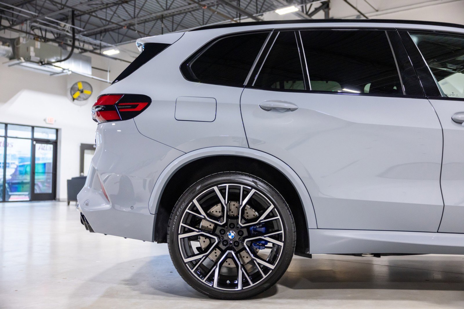 Used 2026 BMW X5 M Competition w/ Executive Package image 23