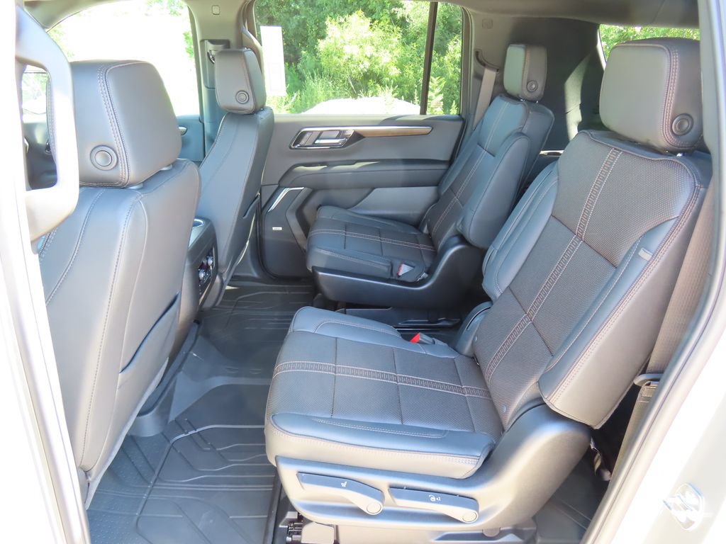 New 2026 Chevrolet Suburban High Country AWD/4WD image 28