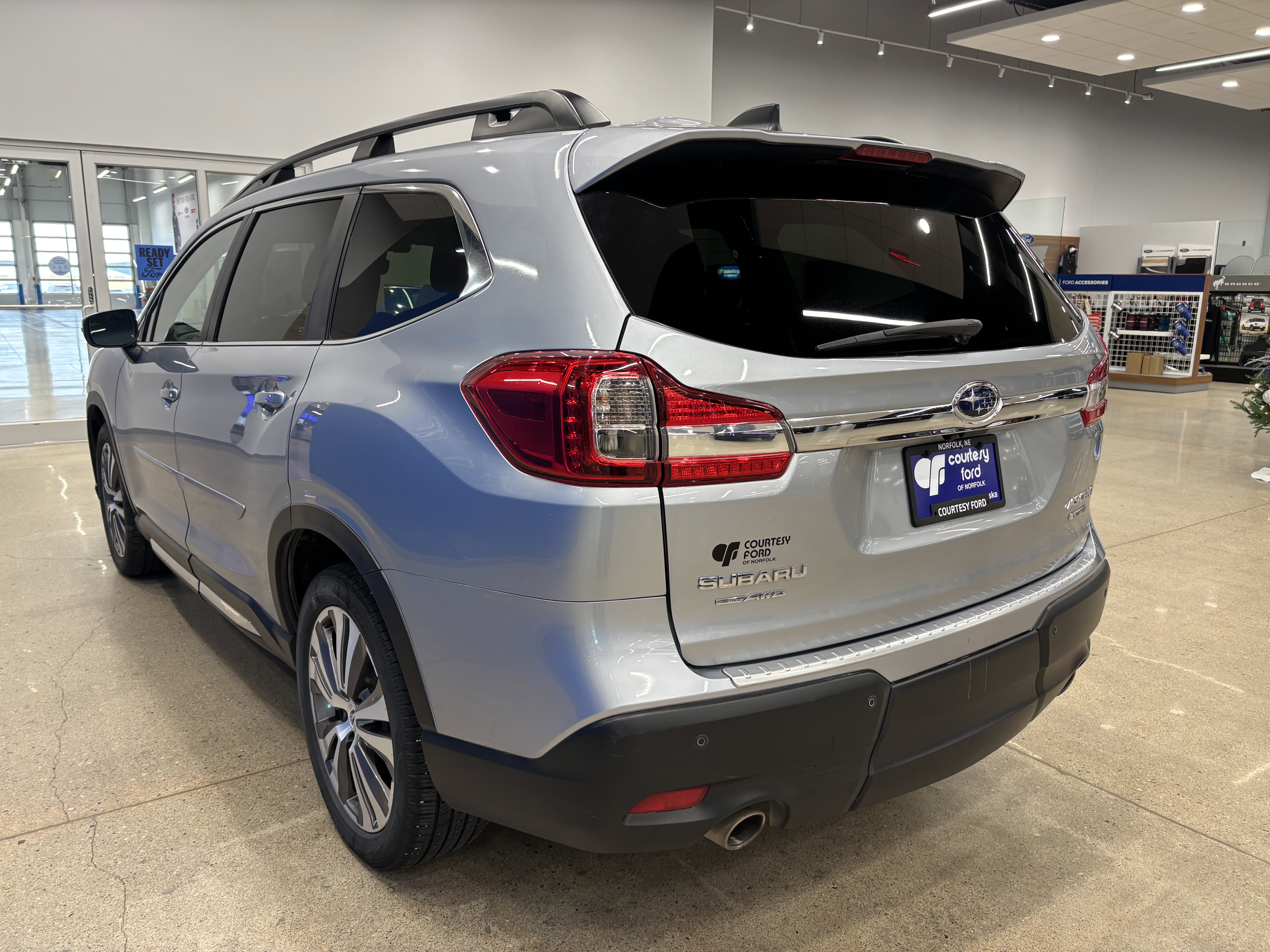 Used 2022 Subaru Ascent Limited w/ Technology Package image 6