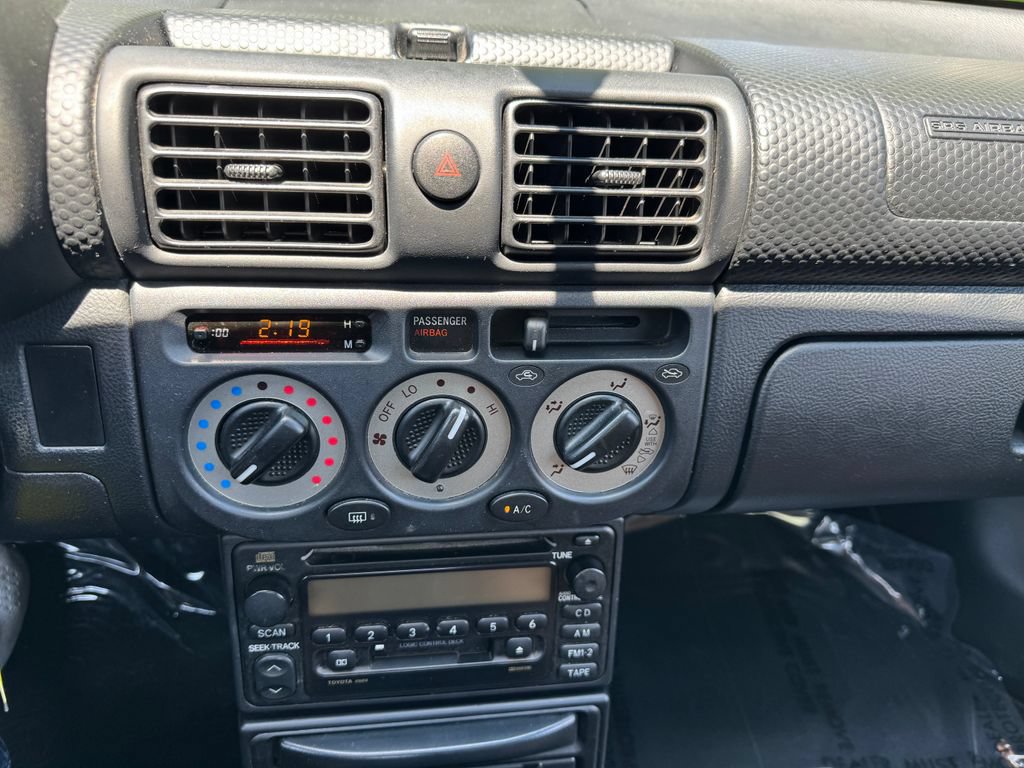 Used 2002 Toyota MR2 w/ Leather Pkg RWD image 15