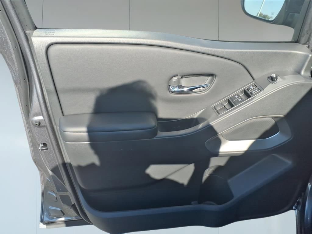 New 2026 Nissan Frontier SV w/ SV Convenience Package image 9