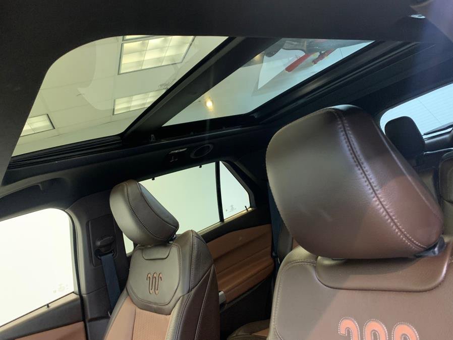 Used 2021 Ford Explorer King Ranch w/ Premium Technology Package image 11