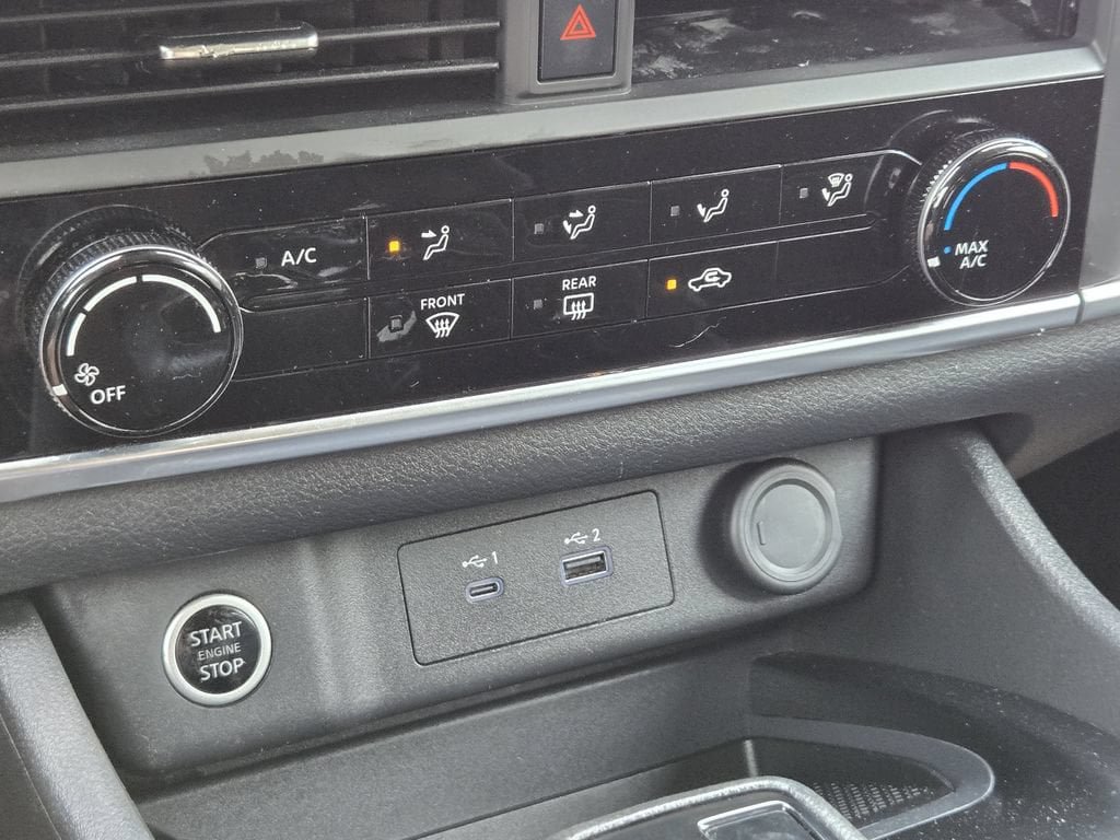 Used 2023 Nissan Rogue S AWD/4WD image 13
