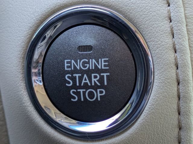 Used 2015 Lexus LX 570 4WD w/ Luxury Package image 38