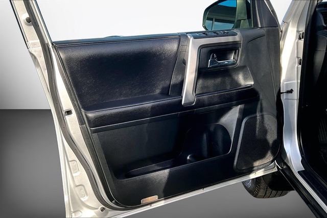 Used 2016 Toyota 4Runner SR5 image 16