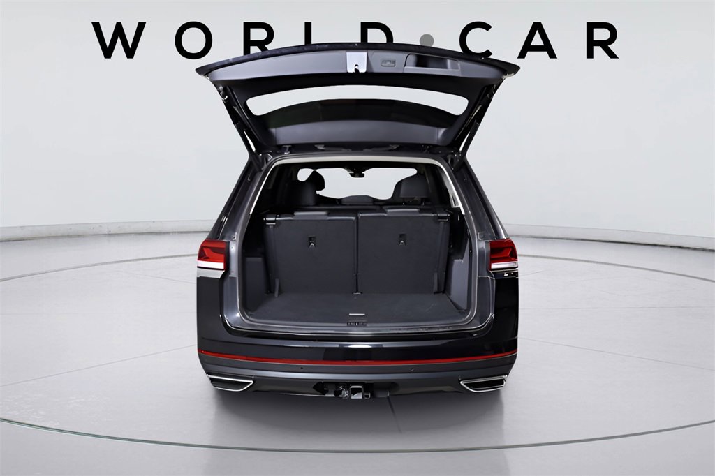 Used 2025 Volkswagen Atlas SE image 11