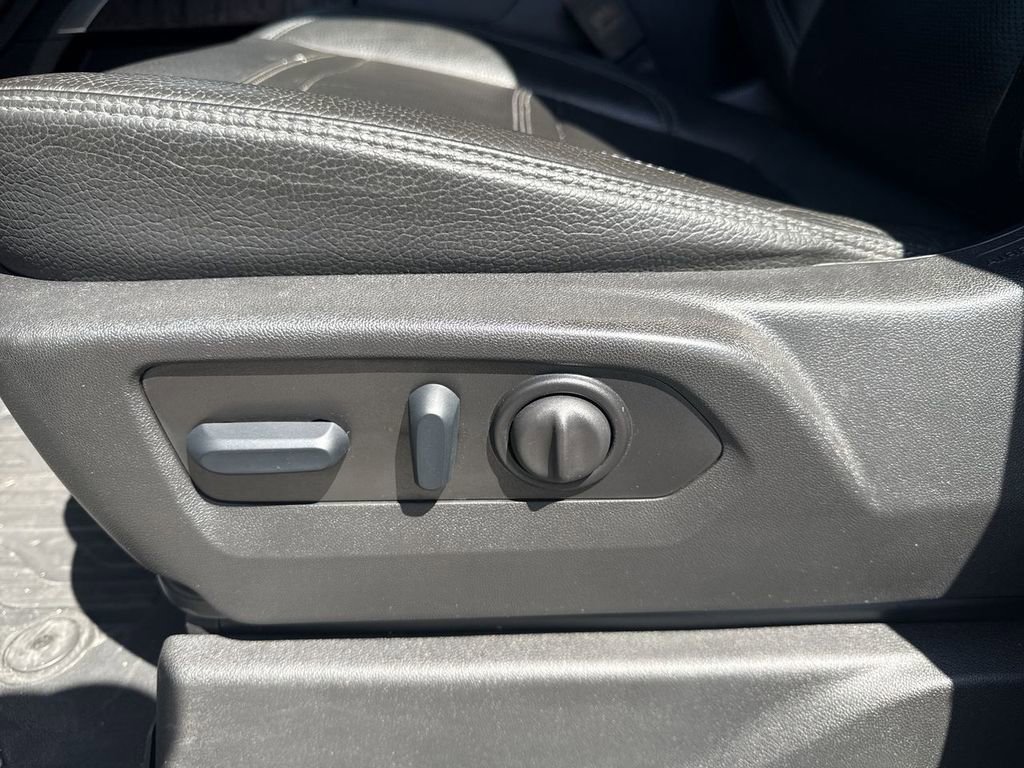 Used 2023 GMC Sierra 2500 Denali w/ Denali Black Diamond Edition AWD/4WD image 22