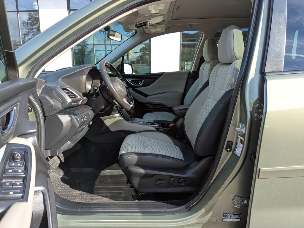 Used 2021 Subaru Forester Premium AWD/4WD image 12