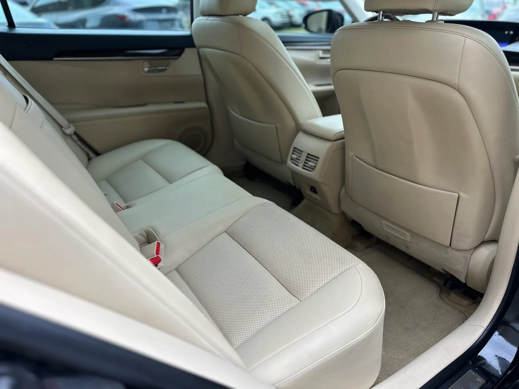 Used 2015 Lexus ES 350 w/ Premium Package FWD image 29