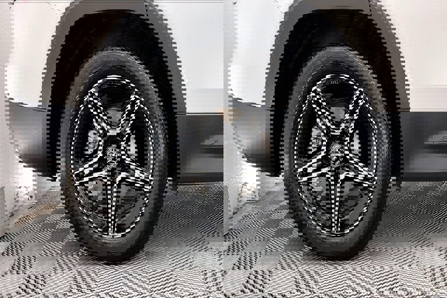 Used 2026 Mercedes-Benz GLB 250 image 8