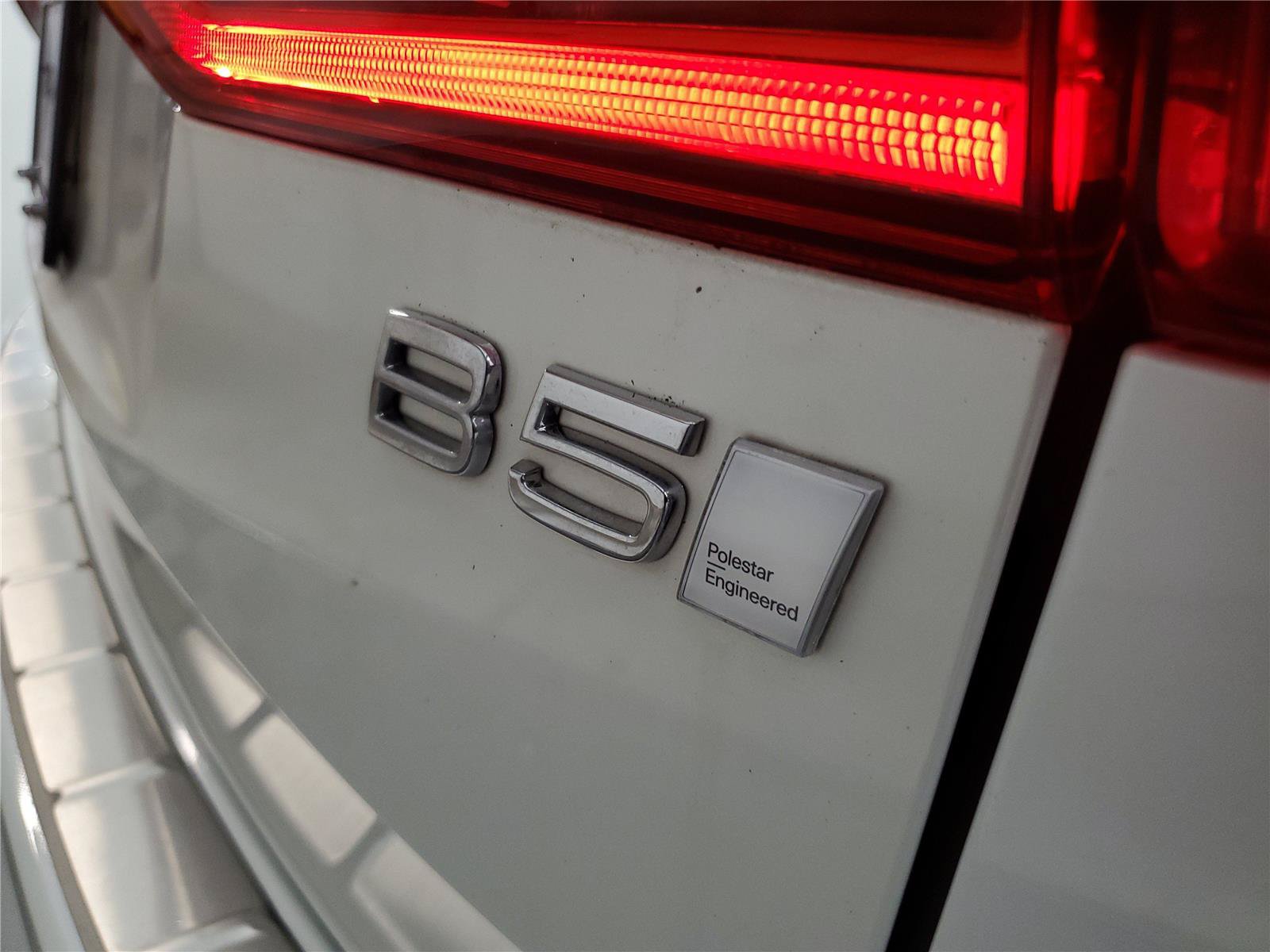 Certified 2023 Volvo XC60 B5 Plus w/ Protection Package Premier FWD image 7
