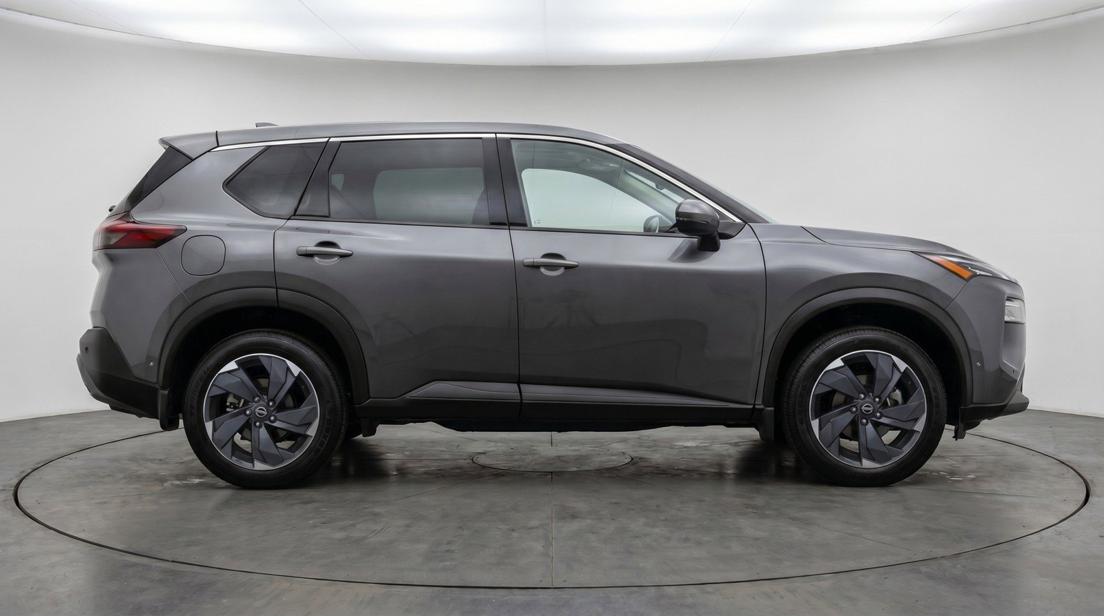Used 2025 Nissan Rogue SV FWD image 11