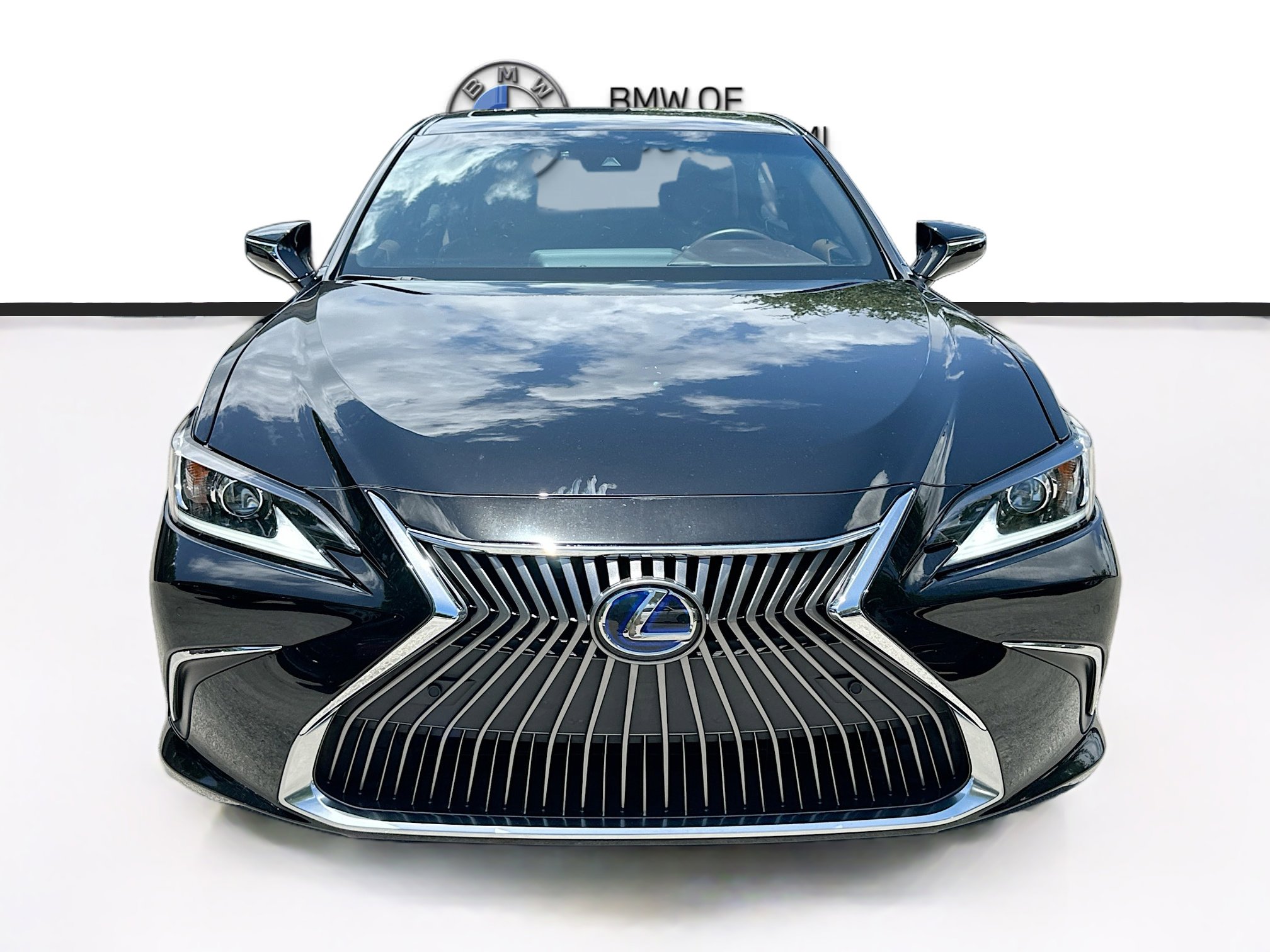 Used 2020 Lexus ES 300h w/ Premium Package FWD image 2