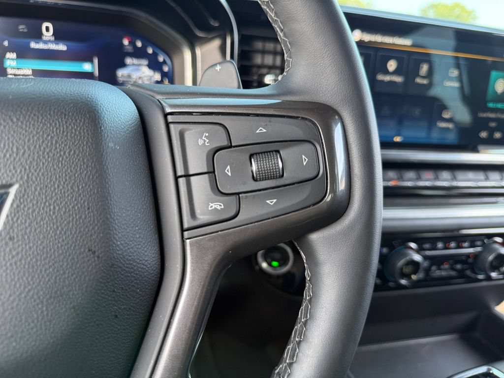 Used 2025 Chevrolet Silverado 1500 High Country w/ Midnight Edition AWD/4WD image 16