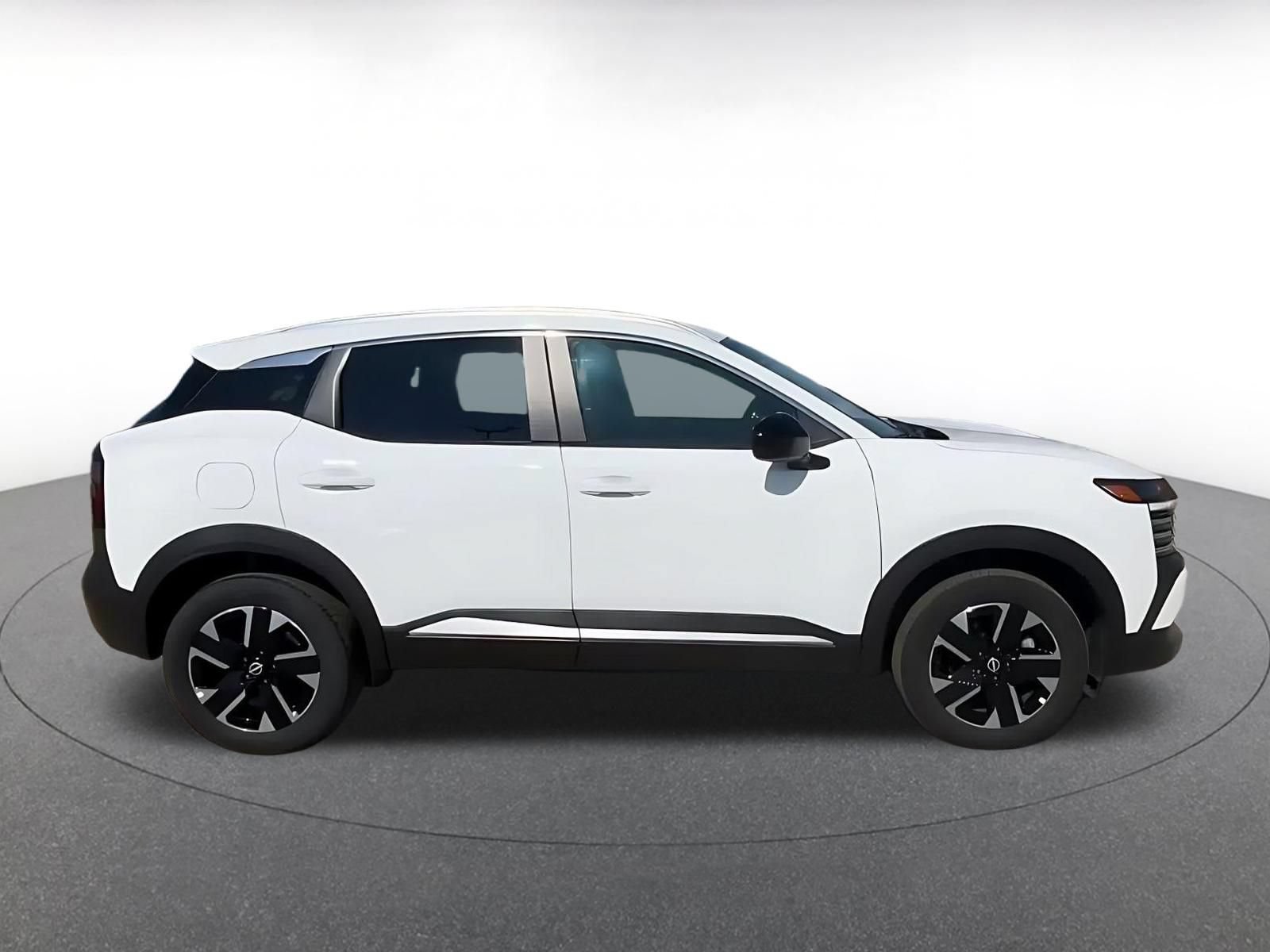 Used 2026 Nissan Kicks SV w/ Cold Weather Package AWD/4WD image 16