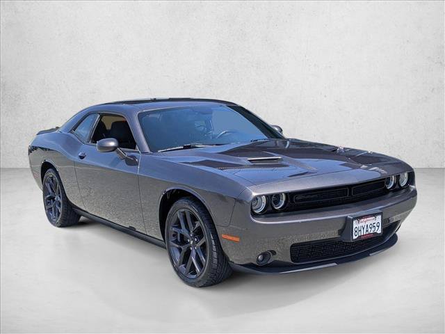 Used 2019 Dodge Challenger SXT w/ Blacktop Package RWD image 3