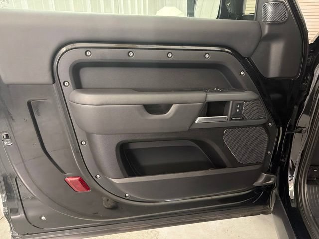 Used 2023 Land Rover Defender 90 X AWD/4WD image 8